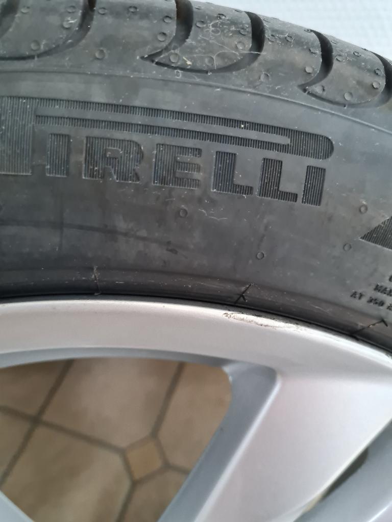 4 autobanden volvo met velg 235-45-R17 - 97y xl p, Auto-onderdelen, Ophalen, Banden en Velgen, Nieuw, 17 inch
