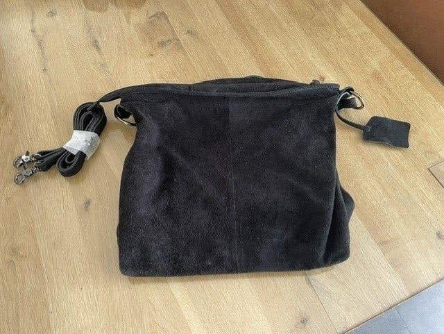 TE KOOP:  twee modieuze handtassen voor EUR 15,00, Handtassen en Accessoires, Ophalen of Verzenden, Zo goed als nieuw, Zwart, Handtas