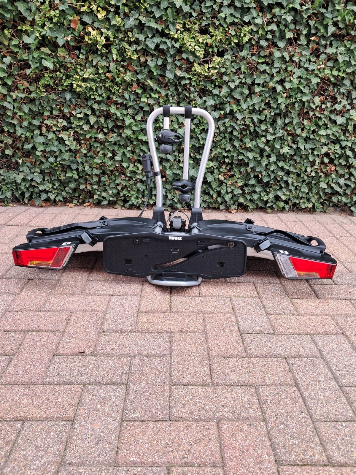 Thule aesyfold XT 2 931 geschikt voor alle fietsen tot 60kg, Ophalen, Zo goed als nieuw, Brede banden, 2 fietsen