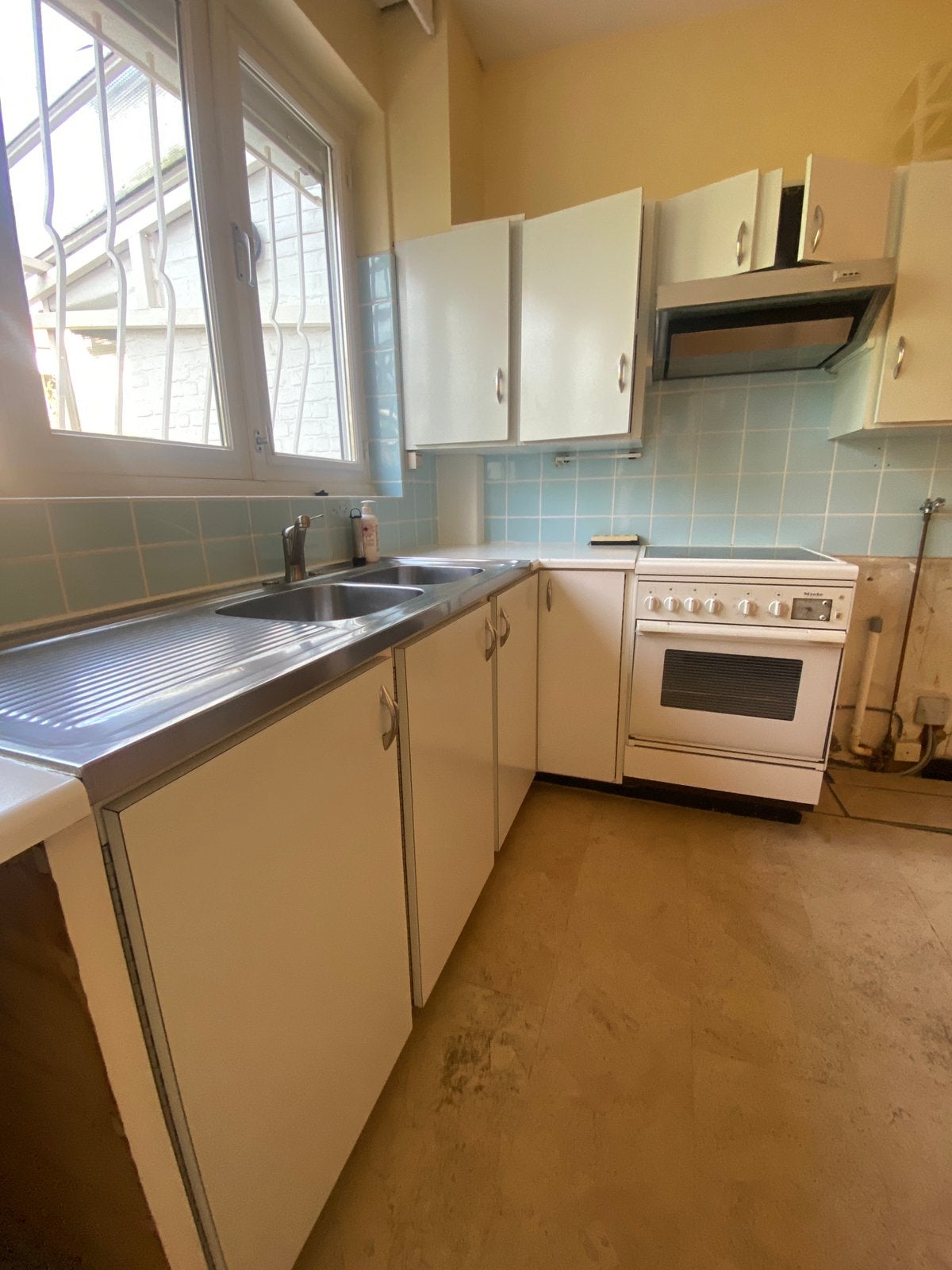 Cubex replica keuken met Miele fornuis en boiler, Enlèvement, Comme neuf