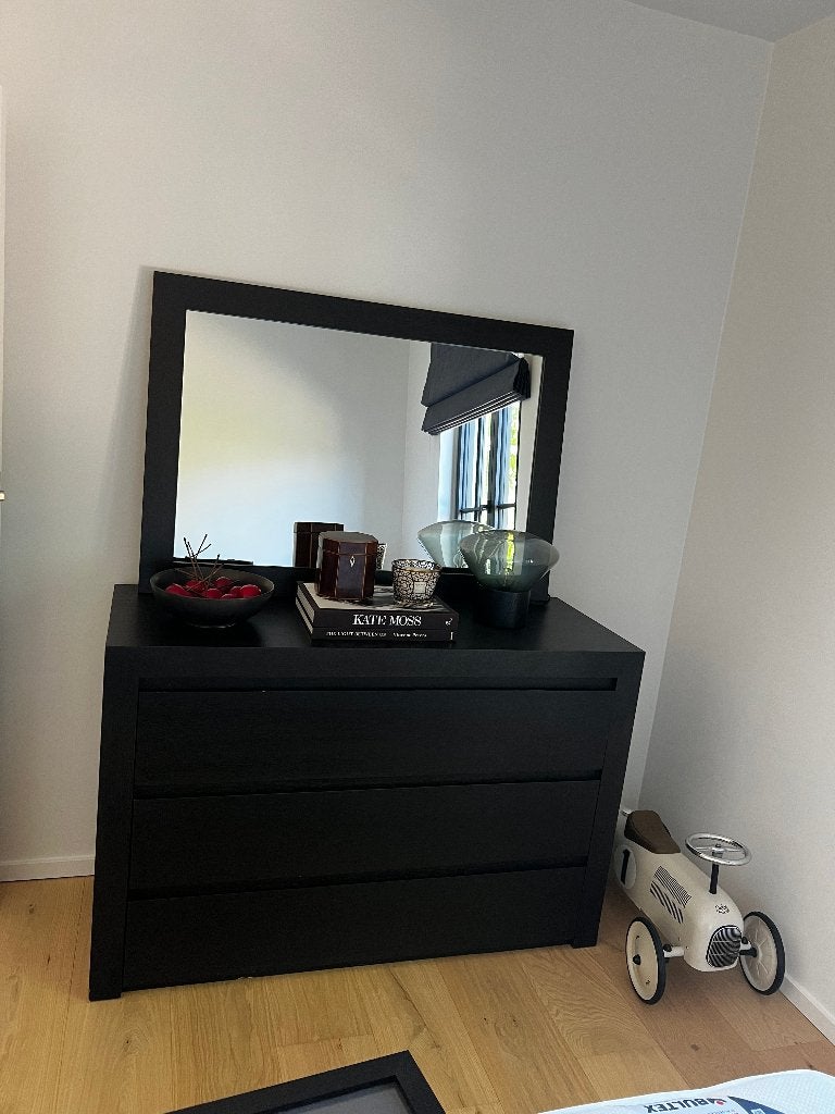 Flamant commode zwart eik 130 cm + bijhorende spiegel, Huis en Inrichting, Ophalen, Gebruikt, 125 cm of meer, Minder dan 100 cm
