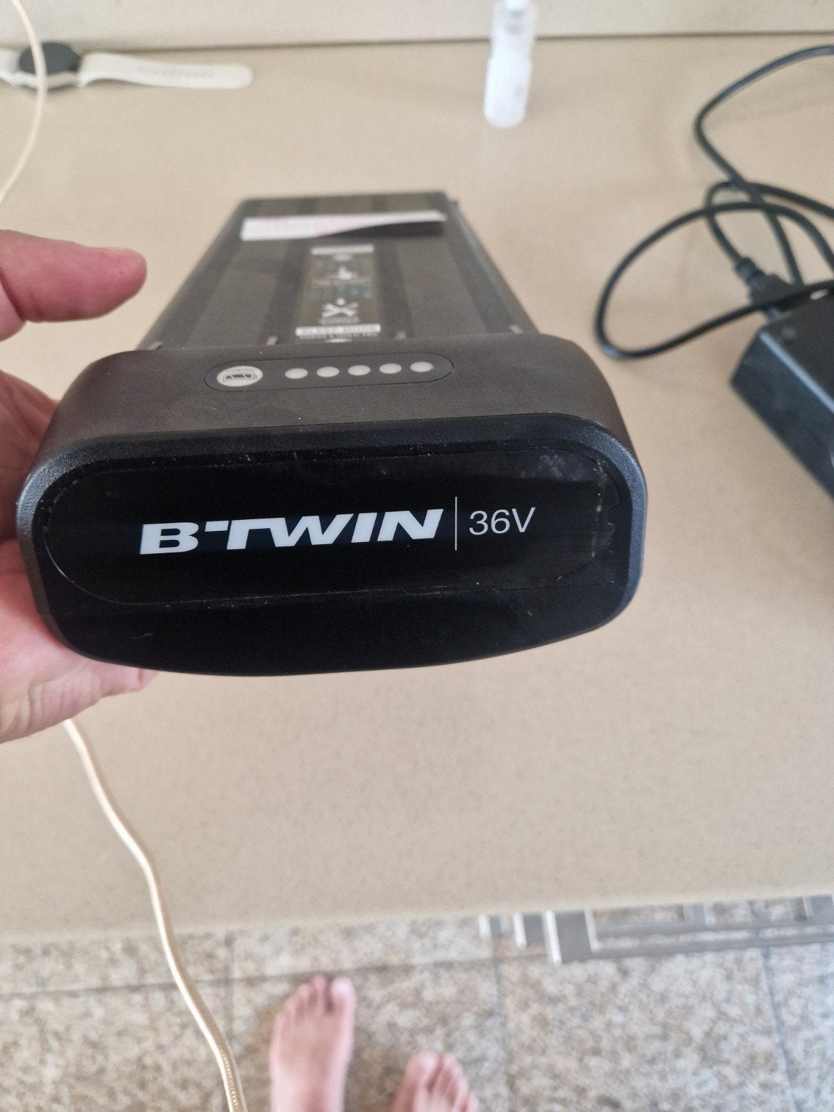 Btwin electrische fiets batterij en oplader, Verzenden, Zo goed als nieuw
