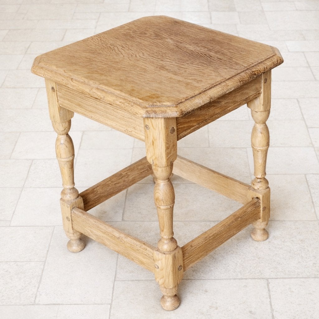 2 kleine antieke massief houten krukjes ~ 33x33x H 43 cm, Ophalen, Gebruikt, Hout
