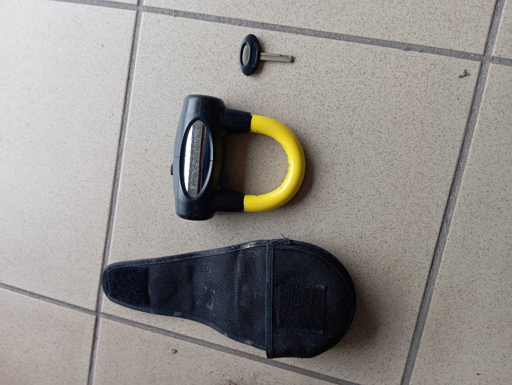 Cryptonit slot met hoesje ( 5€ ), Motos, Accessoires | Cadenas, Enlèvement, Utilisé