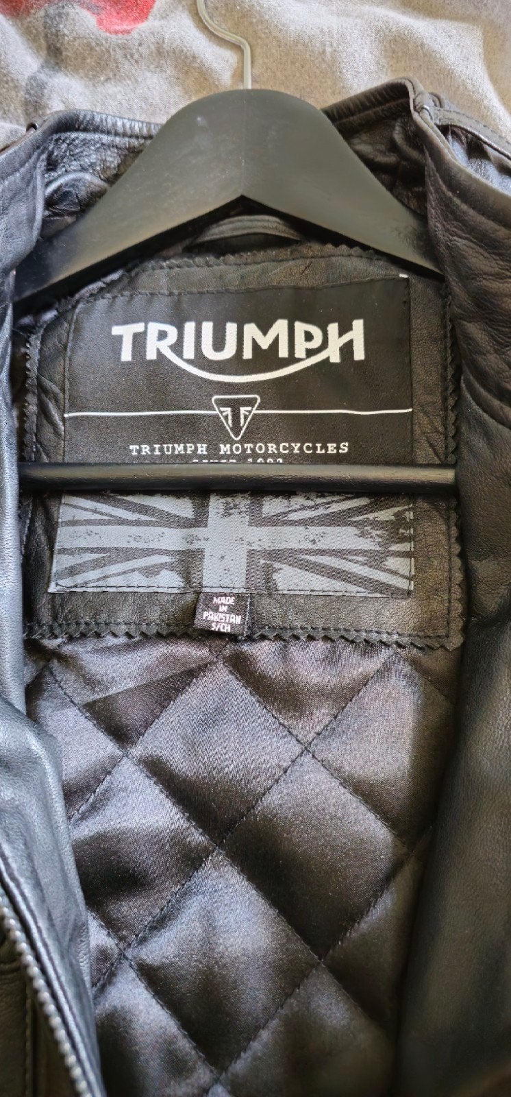 Echte ledere vest Triumph twv 350€
Maat S.
Nieuw., Motoren, Ophalen