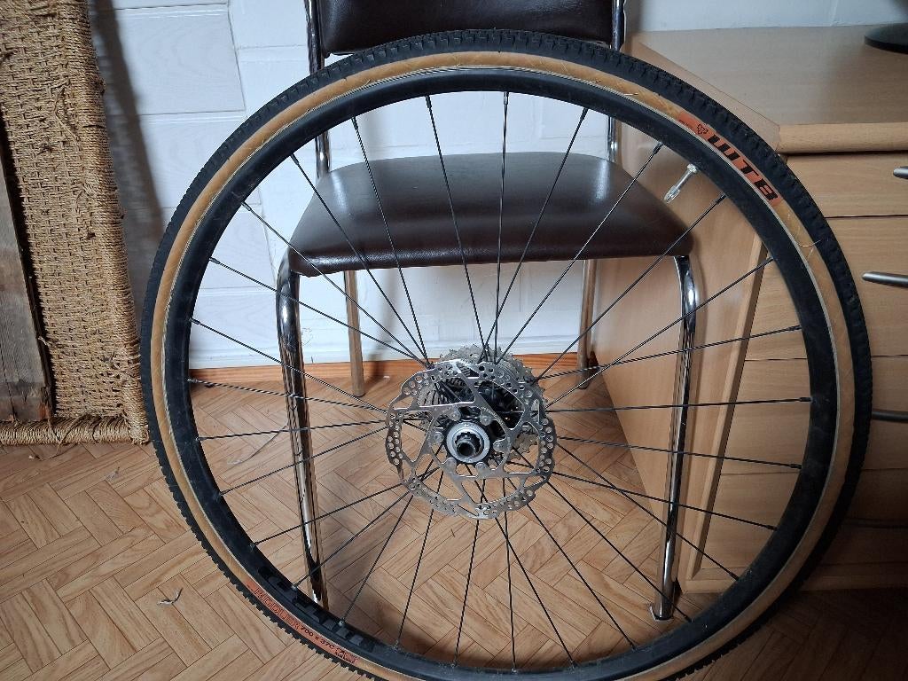 2 wielen, gravelbanden, met cassette en schijfrem, Ophalen, Band, Overige materialen, Zo goed als nieuw