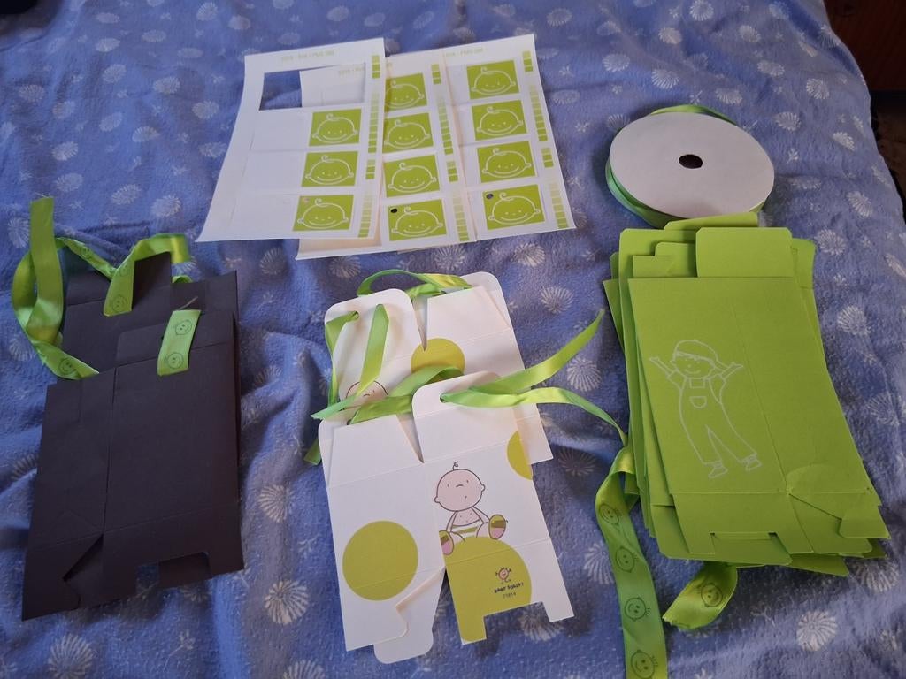 11 zakjes en kaartjes suikerbonen + lint, Kinderen en Baby's, Kraamcadeaus en Geboorteborden, Ophalen of Verzenden