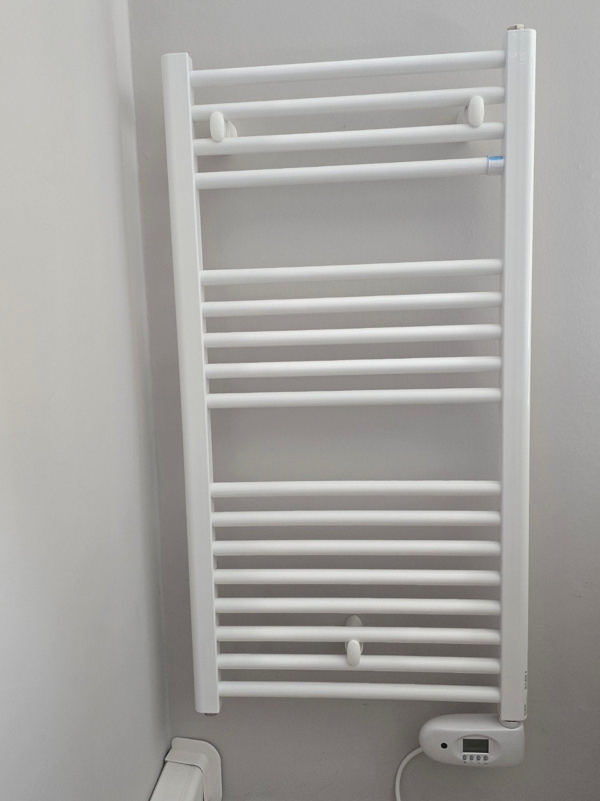 2 Delonghi elektrische handdoekdrogers van 50 cm breed, Ophalen, Gebruikt, Hoog rendement (Hr), Radiator