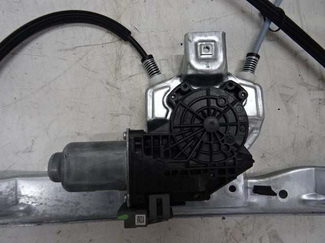 MOTEUR LEVE VITRE ELECTRIQUE AVANT GAUCHE DS DS 3 (SA), Taurusavenue 1
2132 LS  Hoofddorp, NL, Webaccessibility@stellantis.com