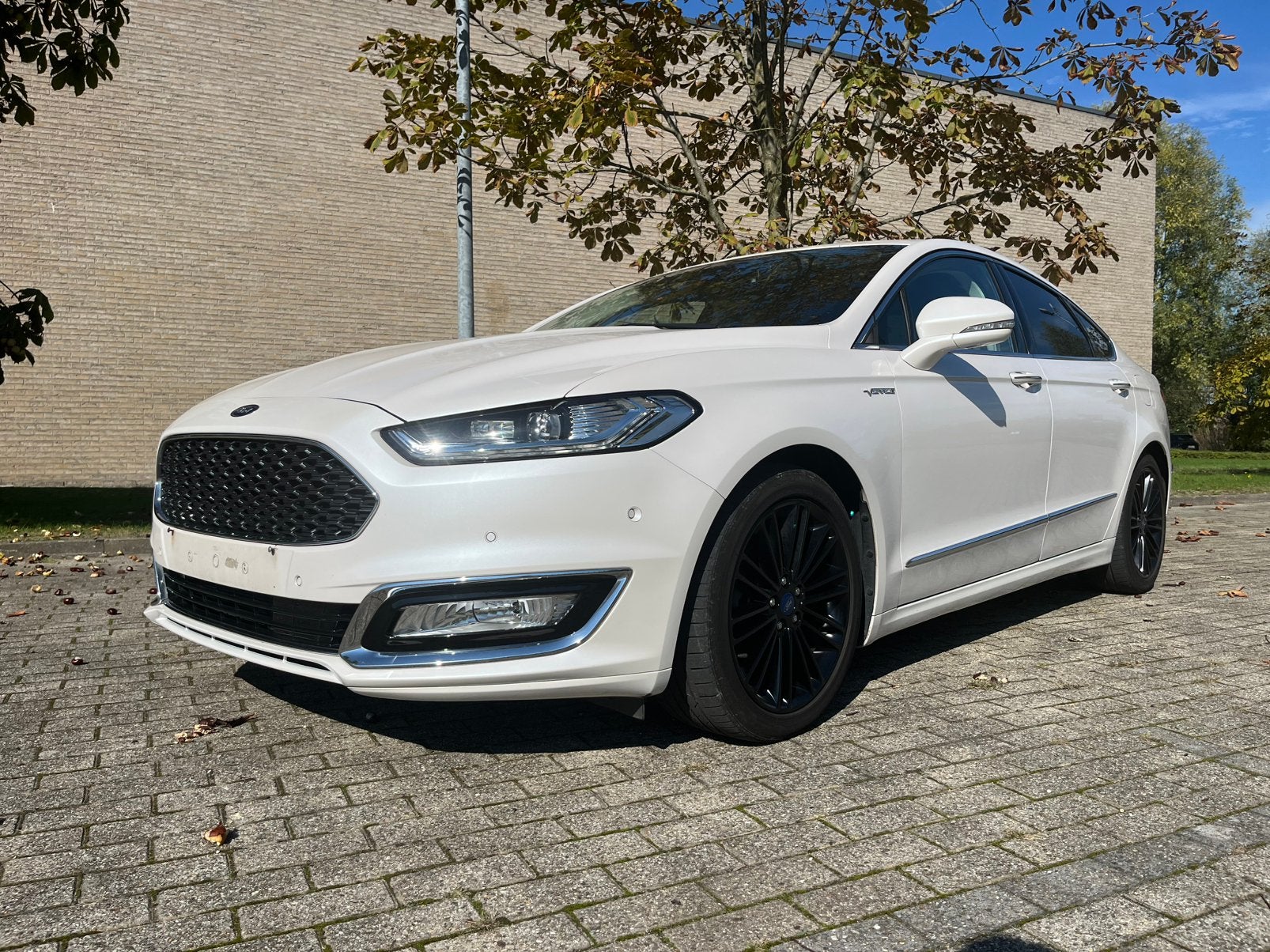 Ford Mondeo Vignale 2.0 Benzine/hybrid, Automaat, 4 deurs, Mondeo, Wit