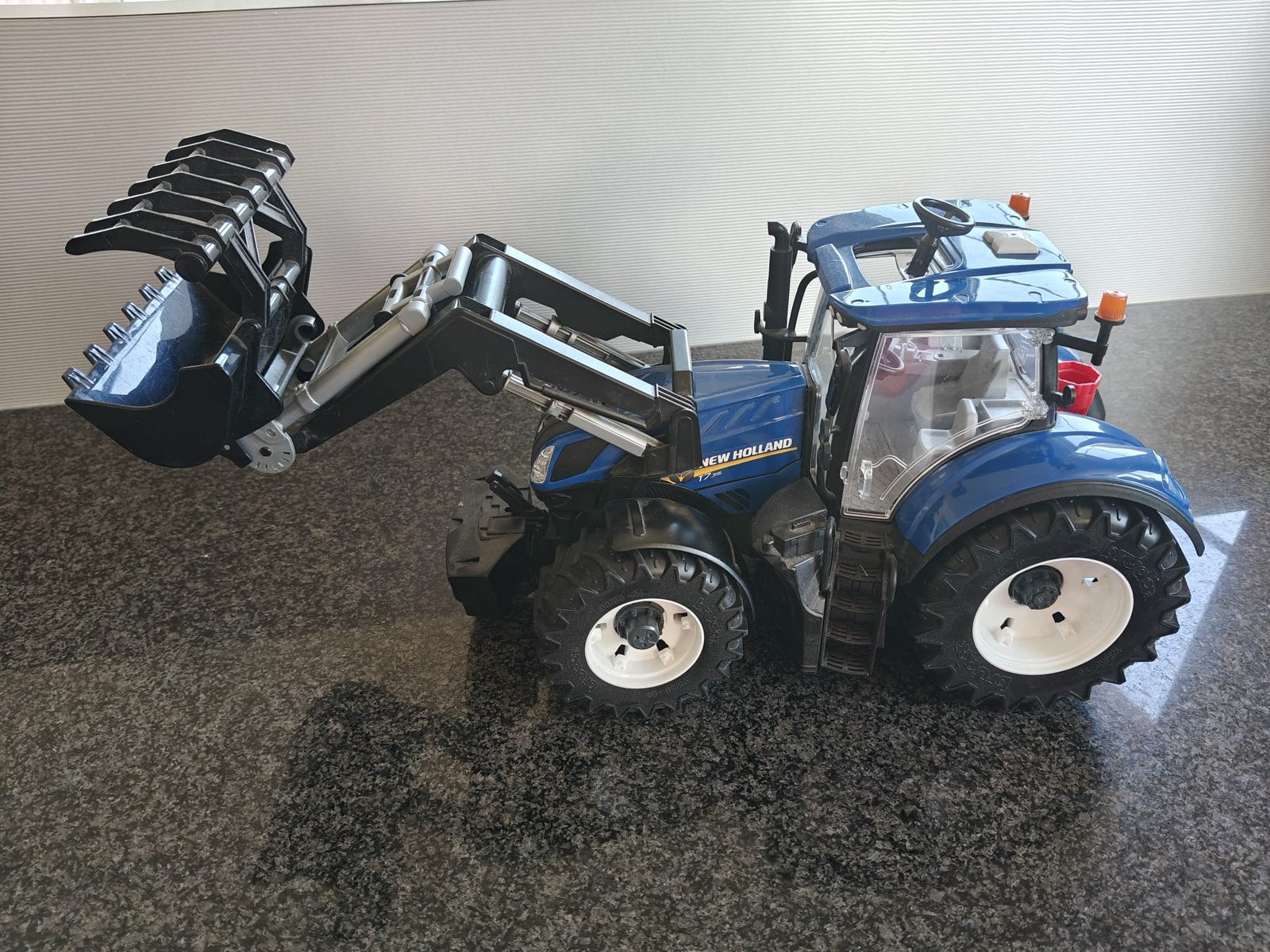 Bruder - tractor New Holland, Kinderen en Baby's, Ophalen, Gebruikt