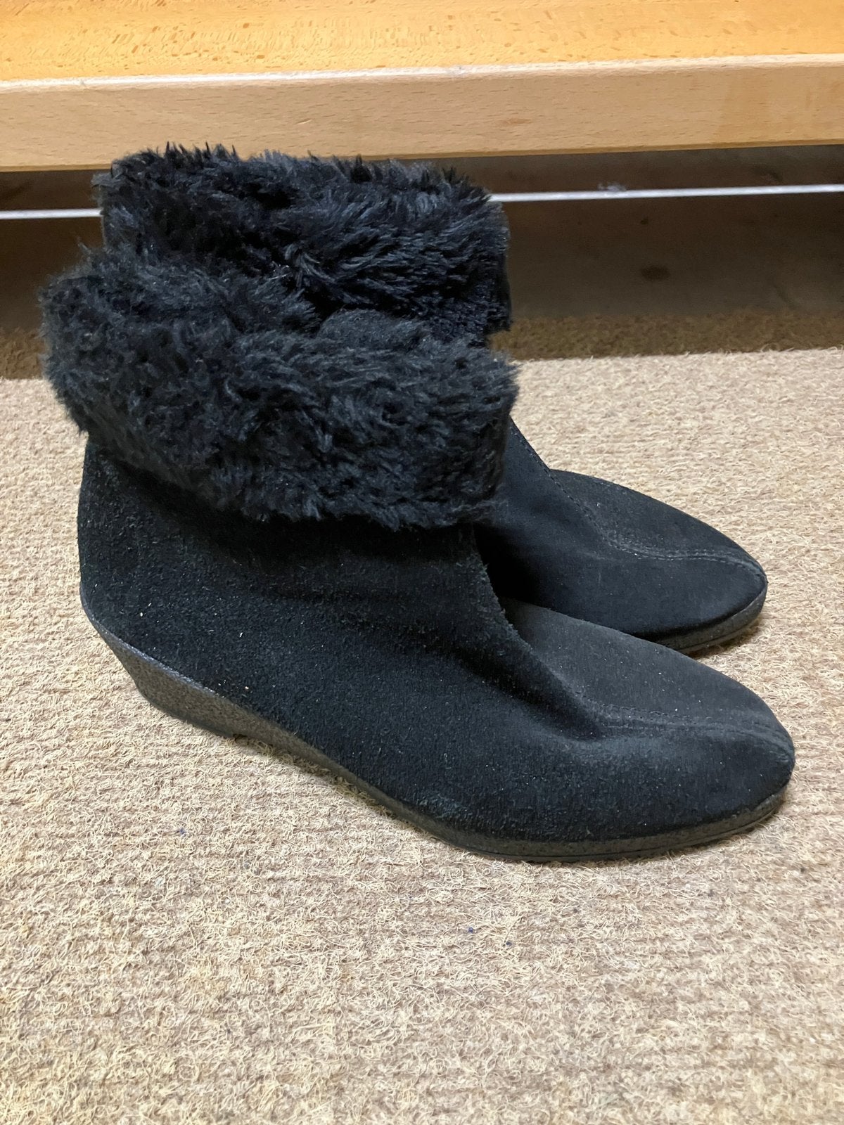 Zwarte winterbotjes met zachte namaakwol, Ophalen of Verzenden, Zo goed als nieuw, Zwart