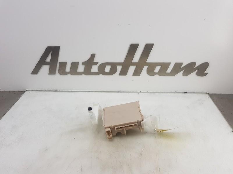 ZEKERINGKAST Peugeot 108 (|827300H030A|827300H030|), Gebruikt, Peugeot