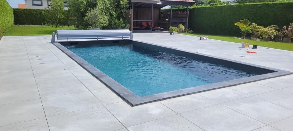 CONSTRUCTION & RÉNOVATION DE PISCINES, Diensten en Vakmensen