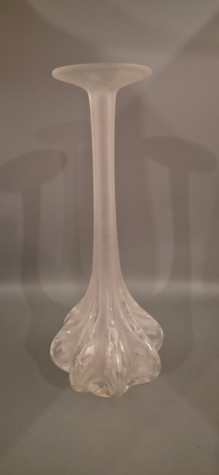 Lalique Claude Soliflore vaas van mat en helder kristalglas, Antiquités & Art, Enlèvement