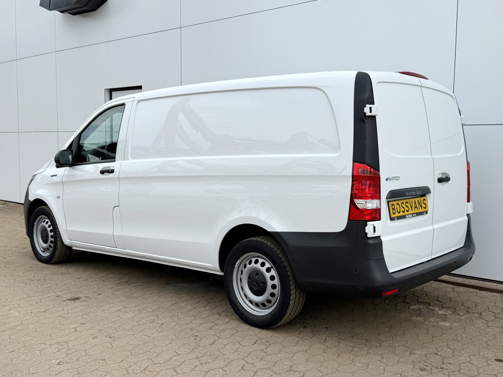 Mercedes-Benz eVito 112 66kWh L2 Elektrisch 96,3% (SOH) 280k, Auto's, Stof, Mercedes-Benz, 5 deurs, 2371 kg