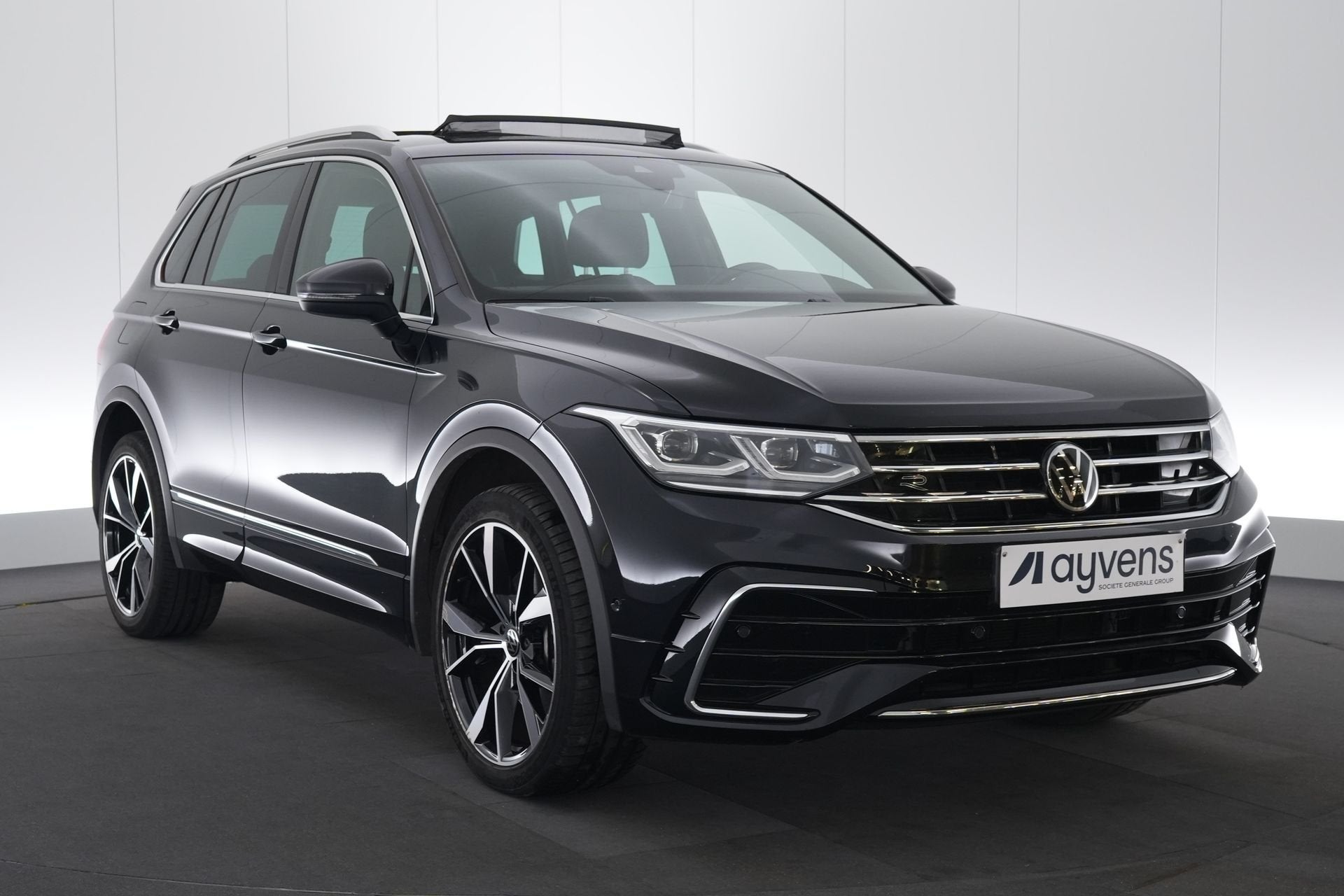 (2CJC678) VOLKSWAGEN TIGUAN, Auto's, Stof, 35 g/km, Zwart, Plug-in hybride