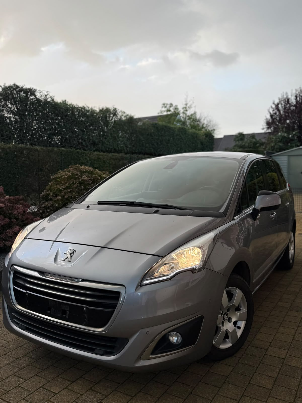 Peugeot 5008 1.2 benzine/Camera/euro 6b/Gekeurd, Auto's, Dealer onderhouden, Euro 6, 1199 cc, Particulier