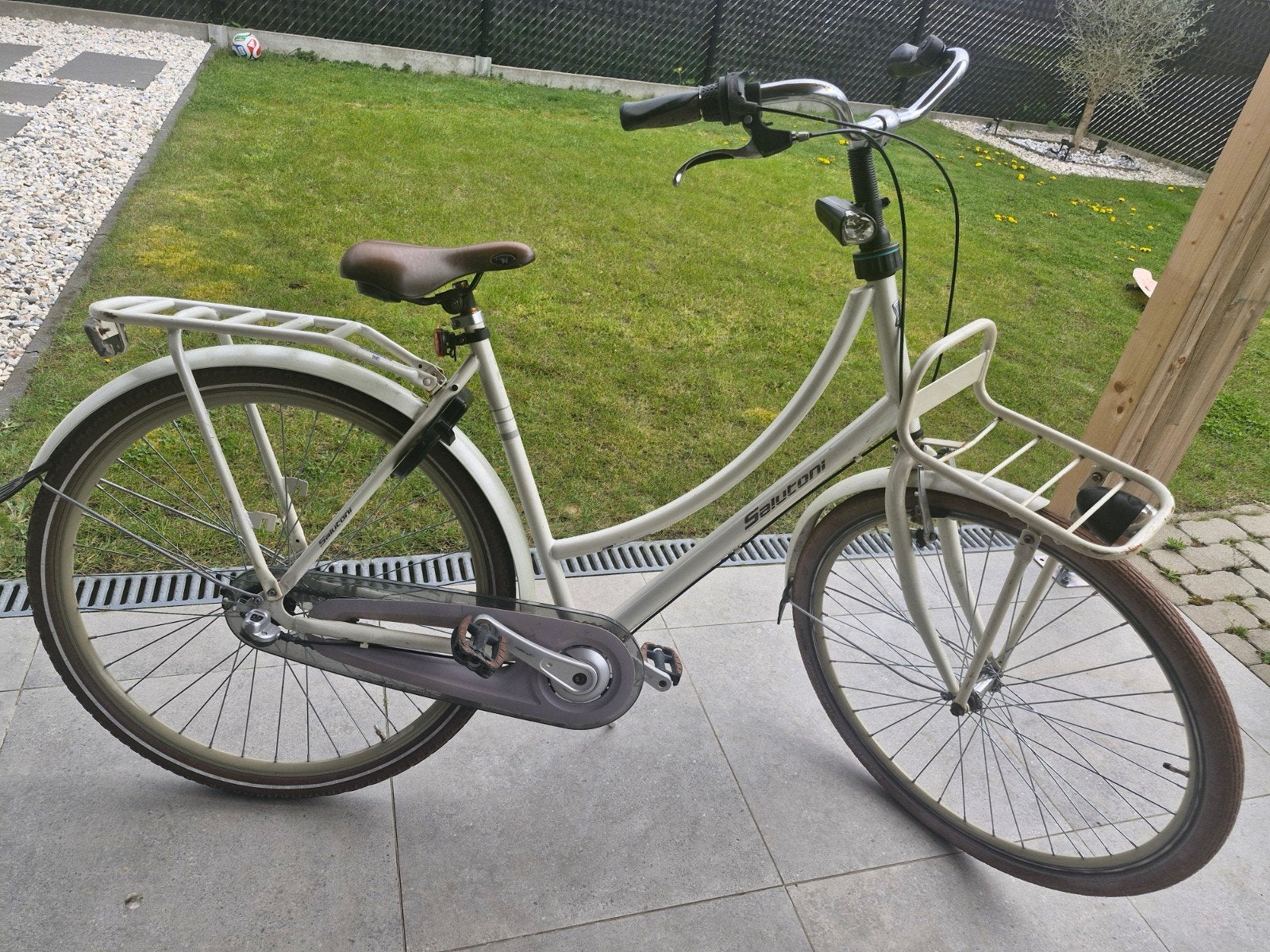 Witte oma's fiets, Enlèvement, Utilisé