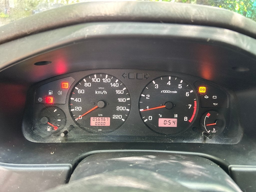 NISSAN PRIMERA, Autos, Nissan, Argent ou Gris, Achat, 4 portes, Boîte manuelle