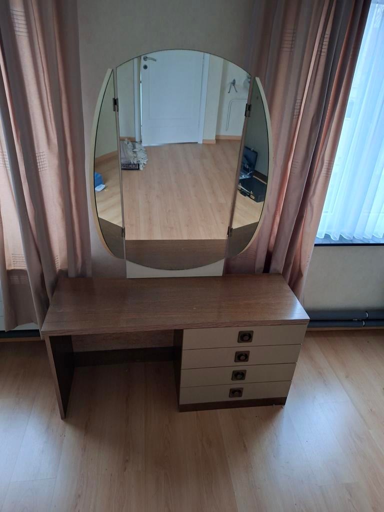 Coiffeuse vintage à 4 tiroirs avec miroir latéral, état prop, Enlèvement