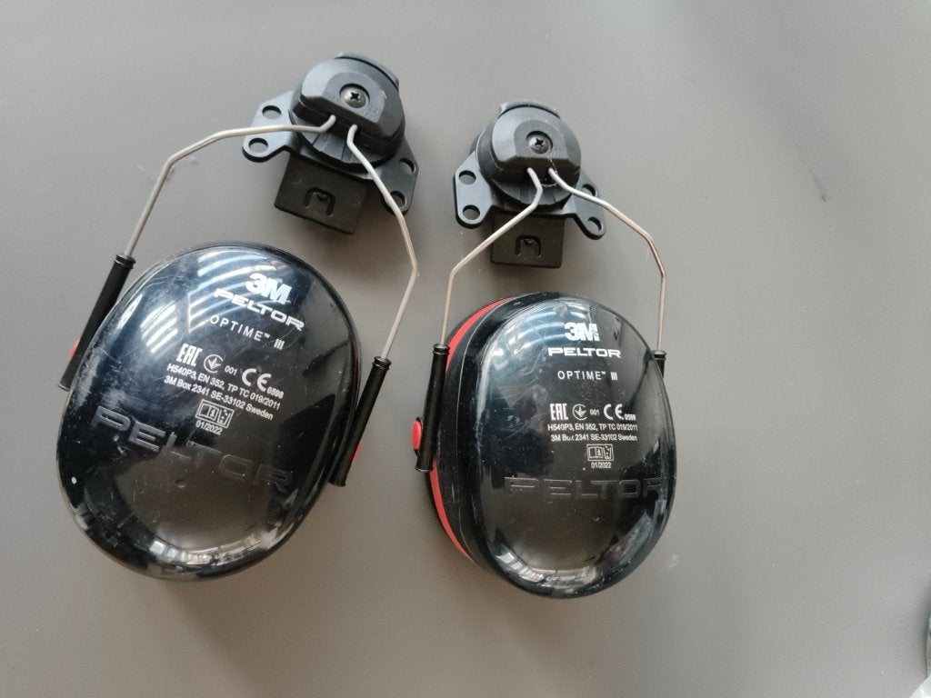 Oorbeschermers voor op een helm., Bricolage & Construction, Vêtements de sécurité, Enlèvement ou Envoi, Comme neuf