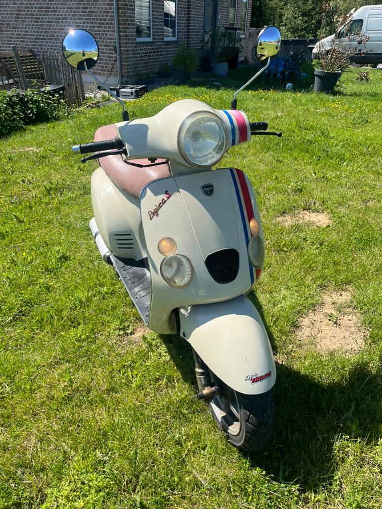Neco scooter 125cc alle papieren aanwezig, Motoren, Motoren | Overige merken, Particulier, Scooter, Ophalen