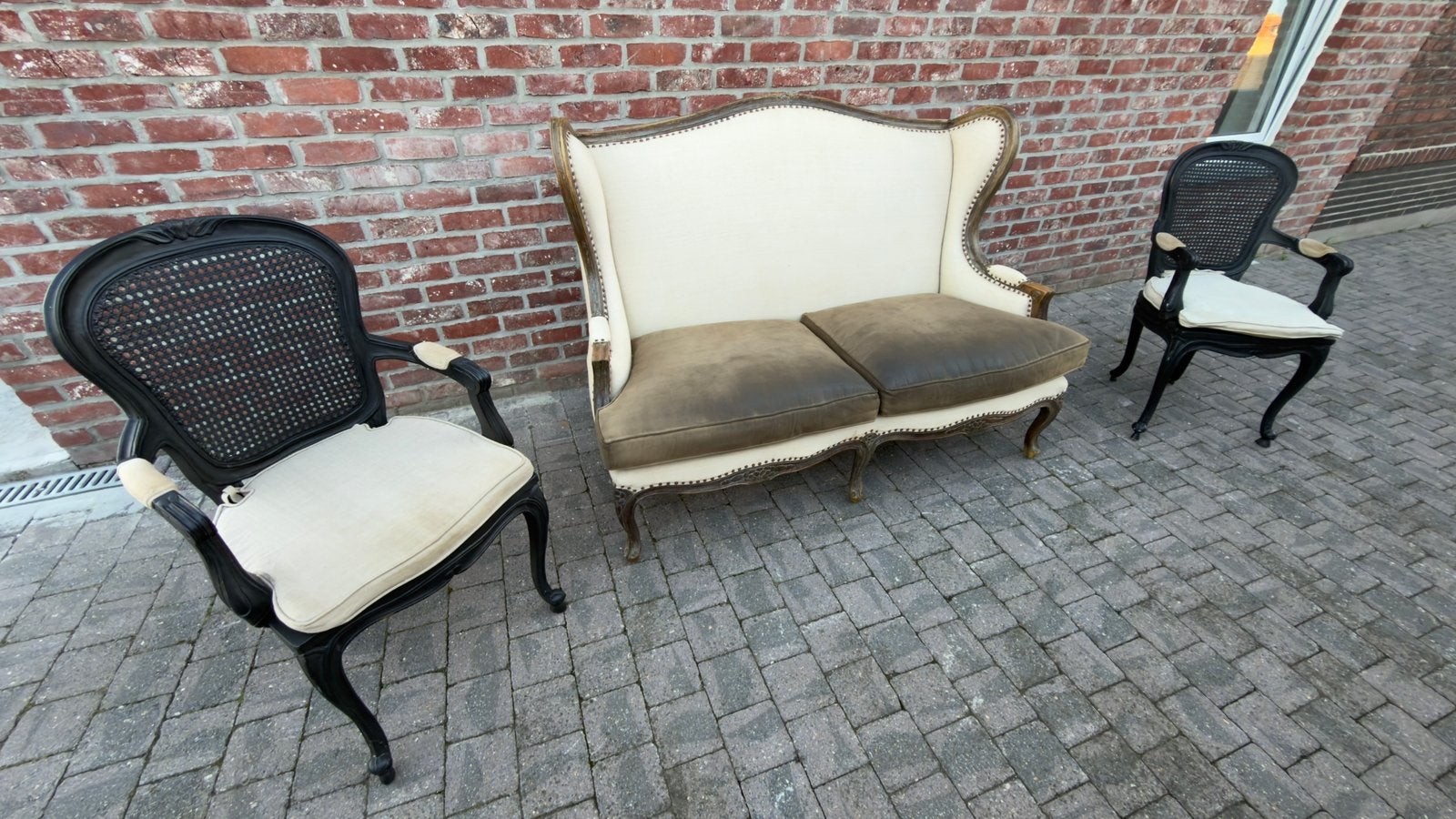 Canapé et chaises Louis XV, Enlèvement