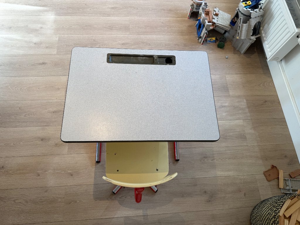 Bureau, Bureau d'écolier, Enlèvement, Utilisé, Jaune
