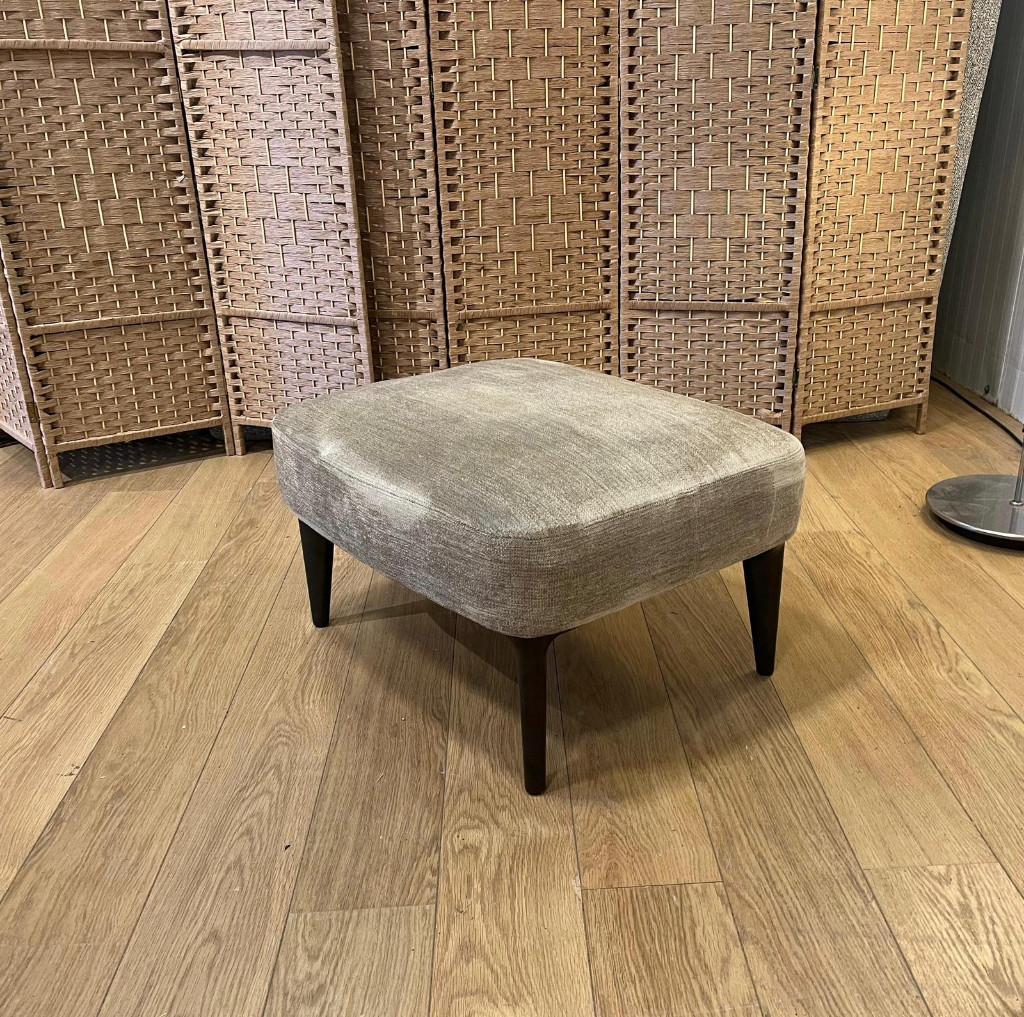 ÉTAT NEUF Minotti Aston pouf + garantie – PN: 1.750€, Design Voetenbanken en Poefen Minotti, Enlèvement ou Envoi, Comme neuf, 50 à 75 cm