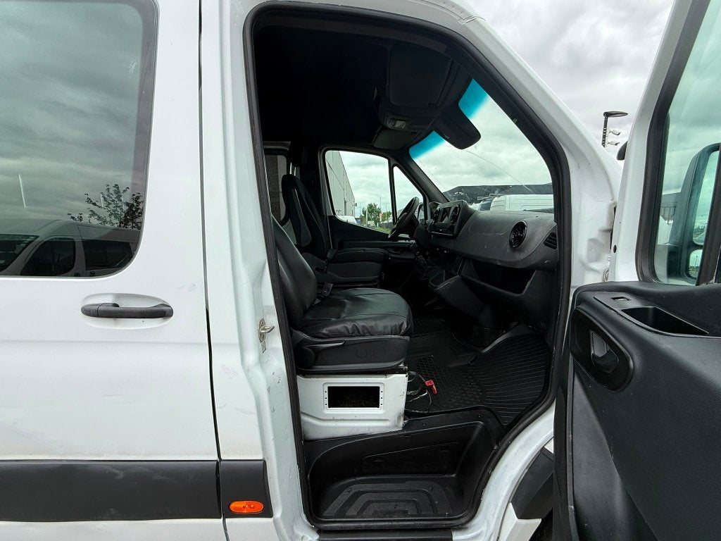 Mercedes-Benz Sprinter 519 (Stock ID 51173) — 19