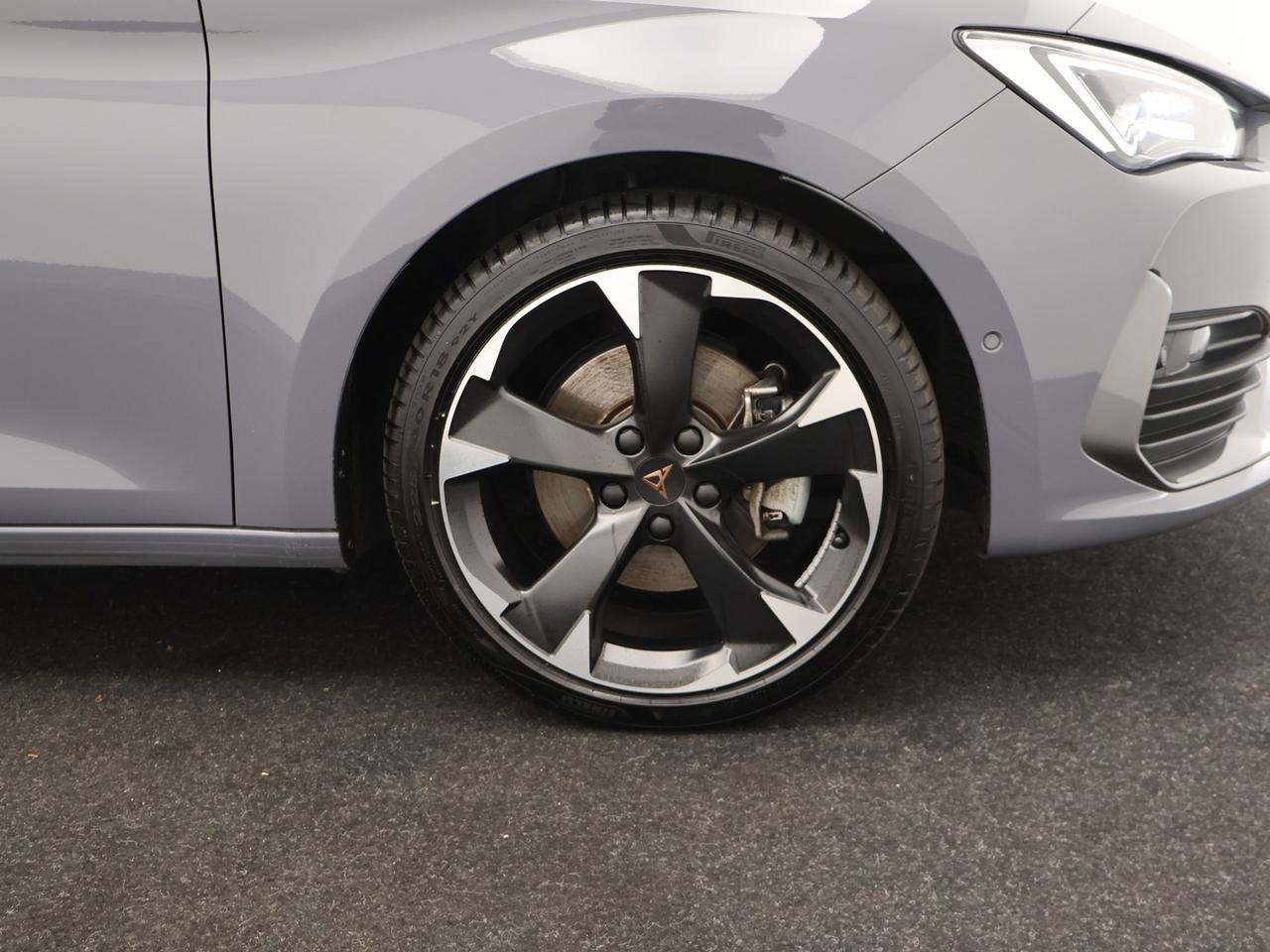 Cupra Leon ST e-Hybrid (PHEV) Leon ST e-Hybrid 1.4 Business+, Autos, Argent ou Gris, Achat, Android Auto, Break