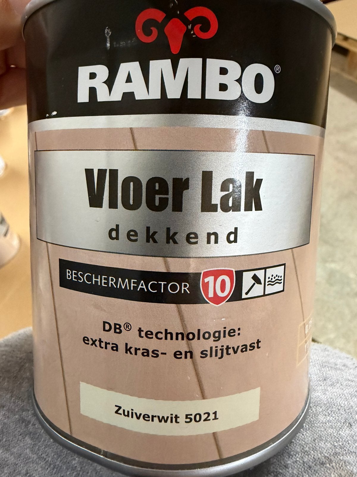 Rambo dekkende vloerlak zuiver wit 0,75liter, Bricolage & Construction, Peinture, Vernis & Laque, Enlèvement ou Envoi, Neuf, Blanc