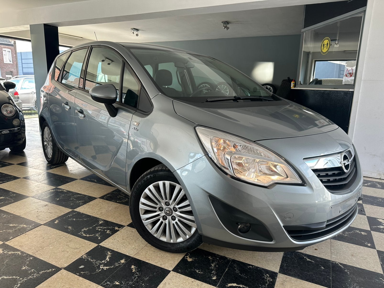 Opel Meriva 1.4 Essence - 56 000 km, Capteur de lumière, Achat, 140 g/km, Entreprise
