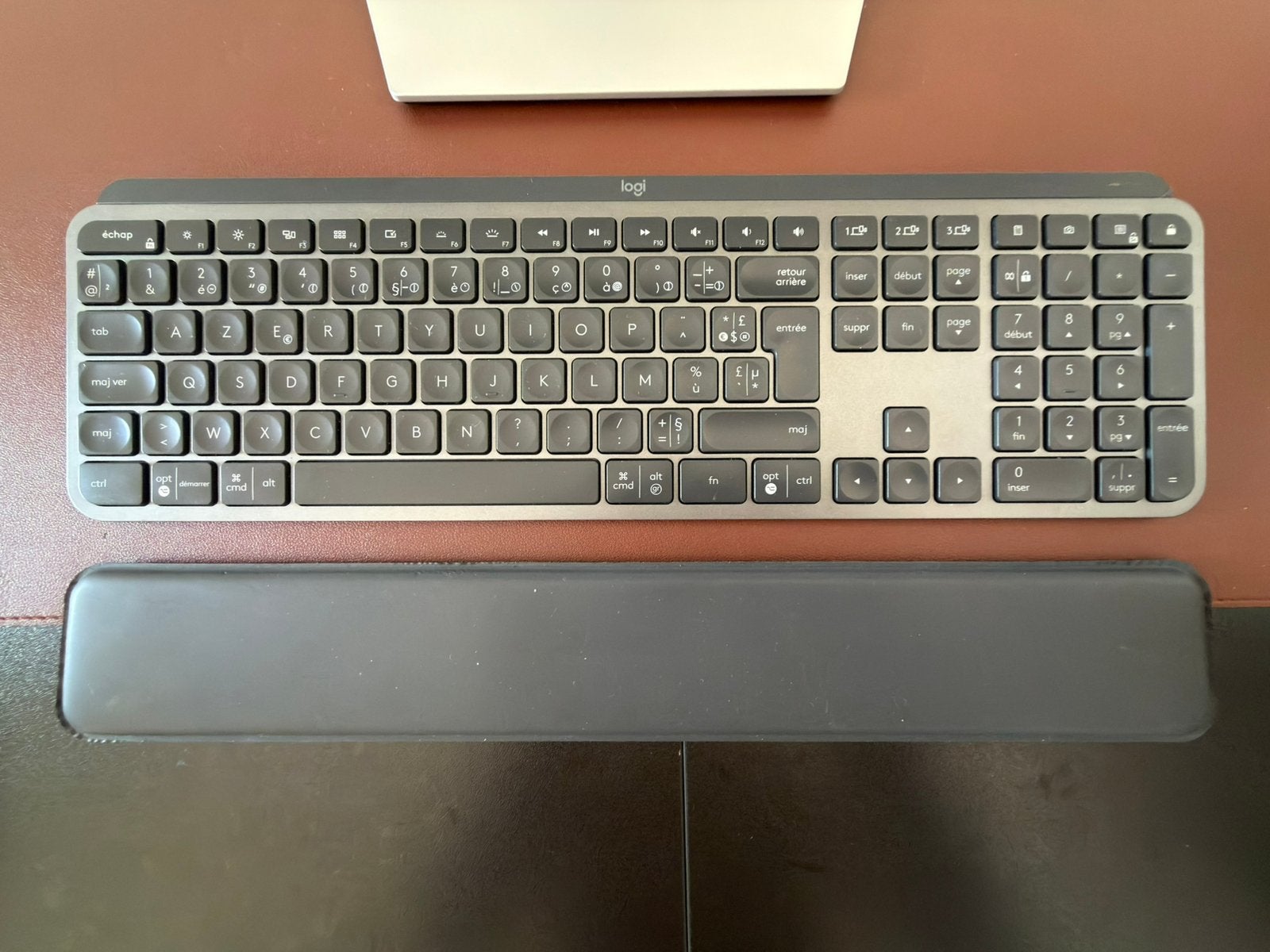 Logitech MX Keys Plus AZERTY -toetsenbord met polssteun, Computers en Software, Toetsenborden, Verzenden, Azerty, Zo goed als nieuw