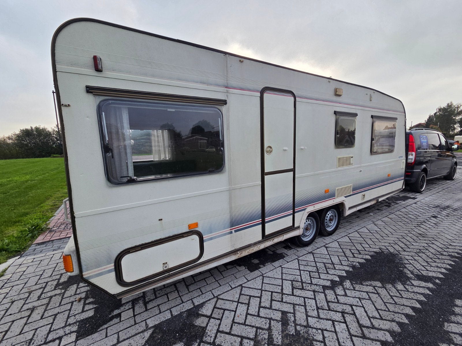 adria caravan met kinderkamer duitse papieren, 6 à 7 mètres, Particulier, Adria, Coin salon convertible