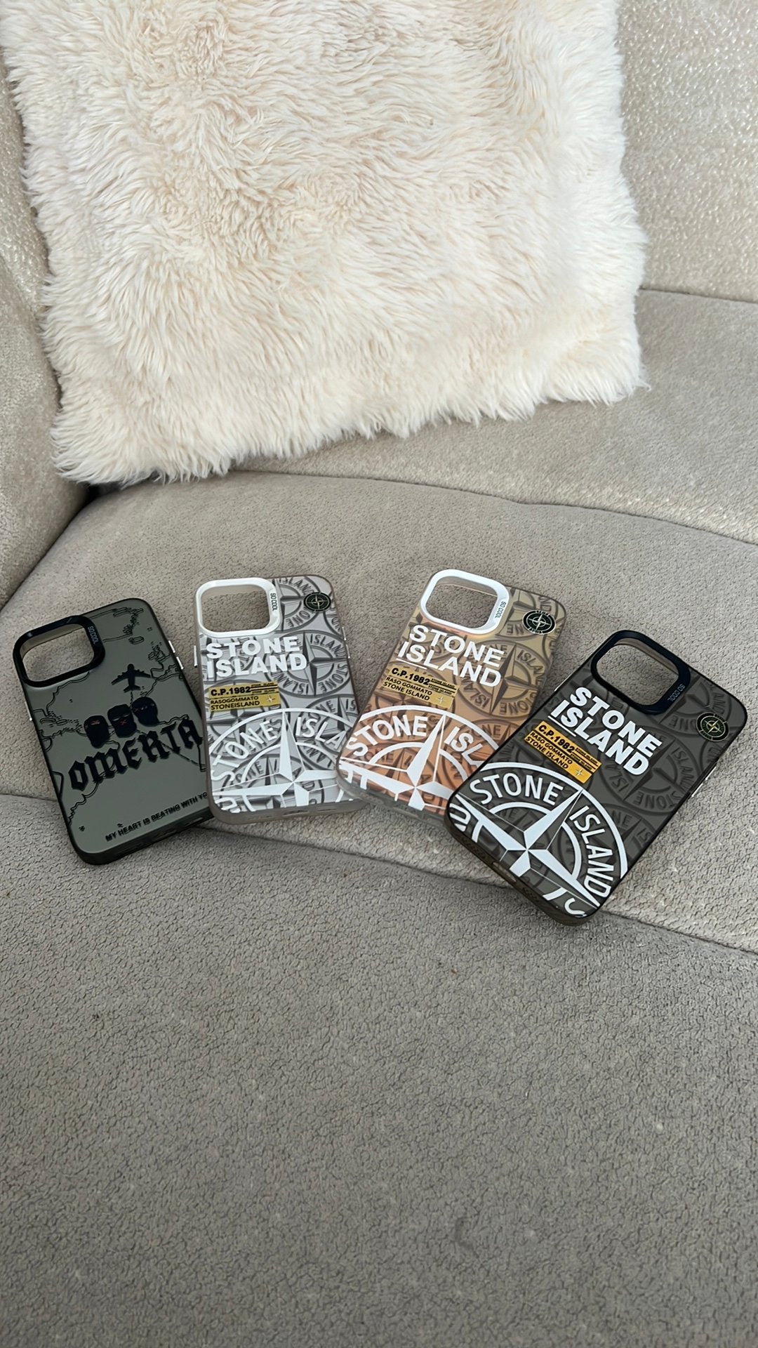 coque stone  island, Enlèvement