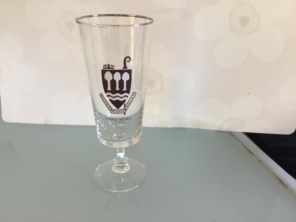 Verre trappiste achel rare et ancien années 30, Ophalen of Verzenden, Gebruikt, Bierglas