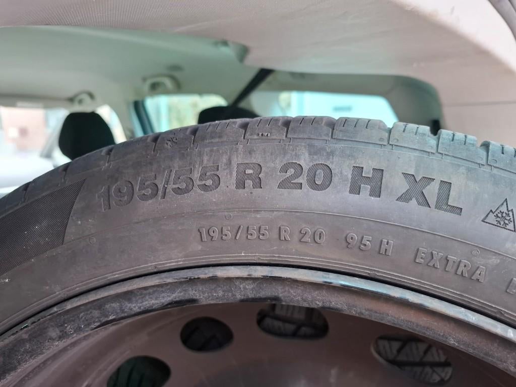 Winterbanden 195/55 R20 Continental, Auto-onderdelen, Banden en Velgen, Ophalen, Gebruikt, Banden en Velgen, Winterbanden