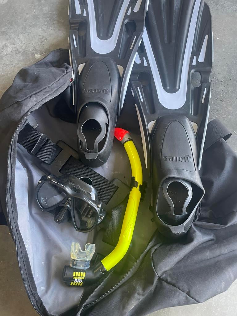 Duik snorkel uitrusting, Watersport en Boten, Ophalen, Zo goed als nieuw