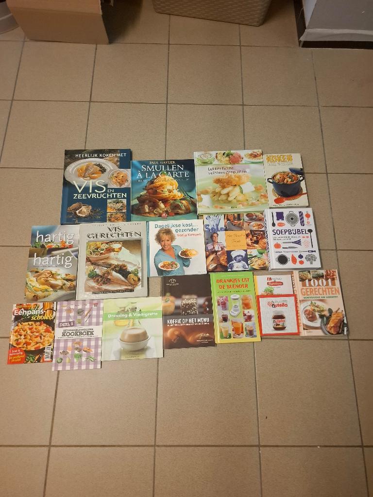 17 tal kookboeken voor 10 eur, Boeken, Kookboeken, Ophalen, Gelezen