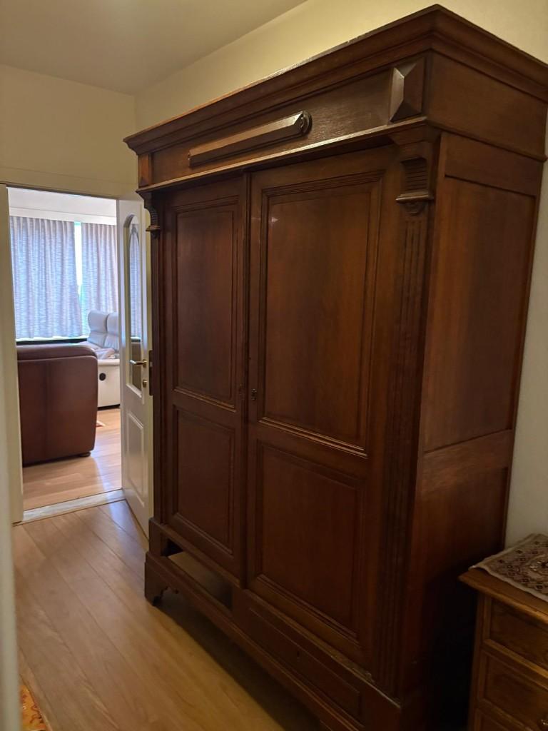 grande armoire d'entrée en chêne, Enlèvement