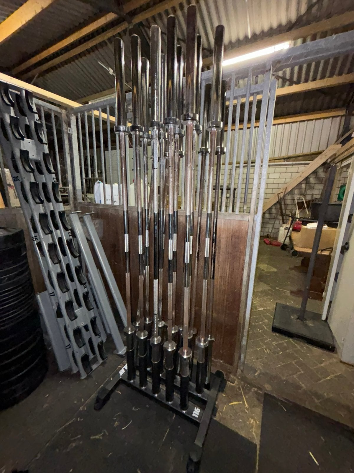 Olympische barbells 20 kg - 220 cm, Ophalen, Zo goed als nieuw