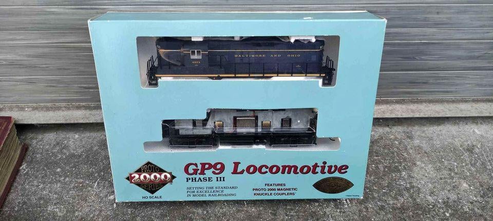 Locomotive gp9 phrase 3, Ophalen of Verzenden, Locomotief