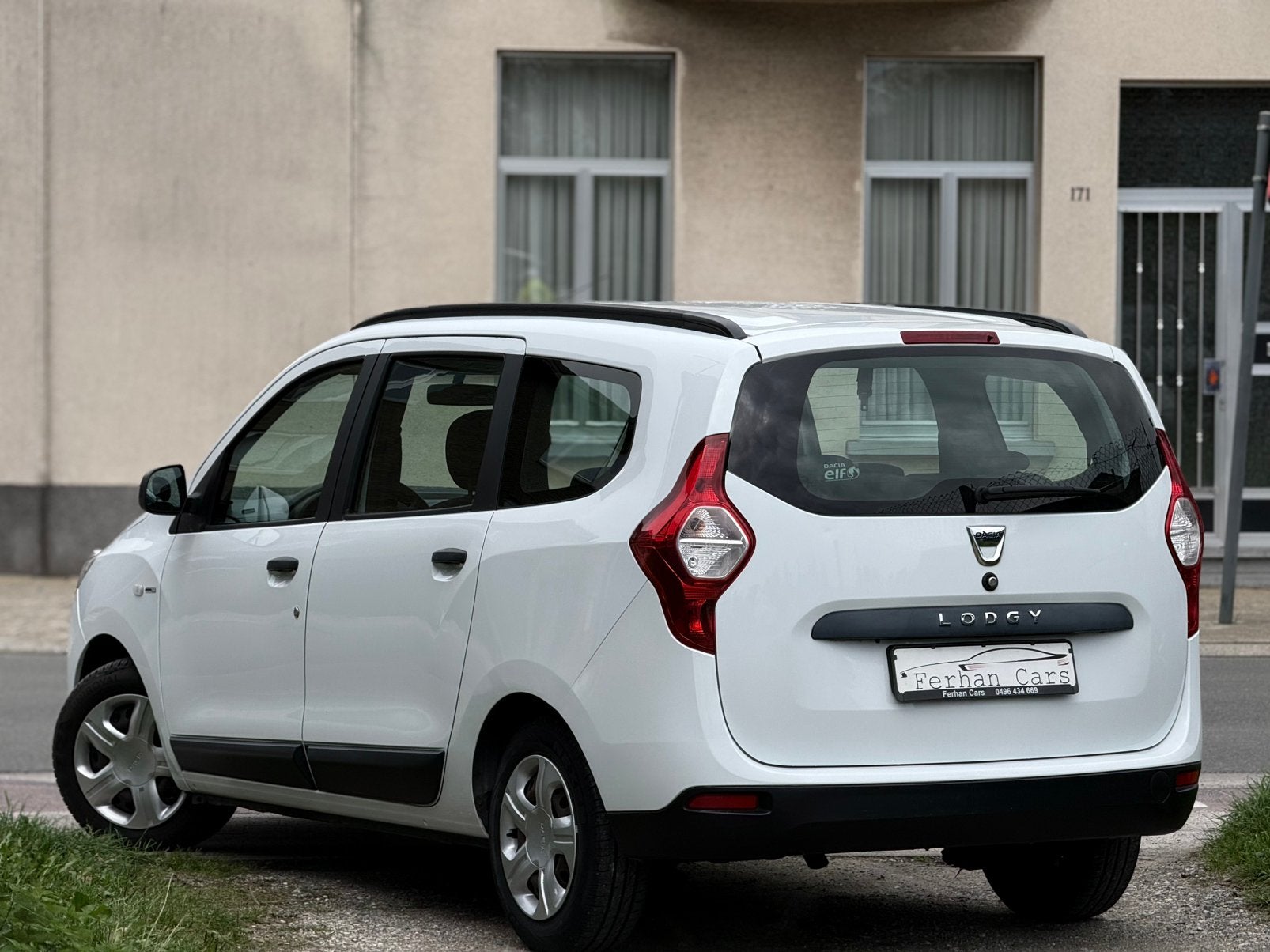 Dacia Lodgy 1.2 TCe • 2017 • 7 zit • Euro6b • 44.440 KM, Auto's, Voorwielaandrijving, Handgeschakeld, 5 deurs, https://public.car-pass.be/vhr/9b73319f-3c54-4d8e-b158-c75443daace5