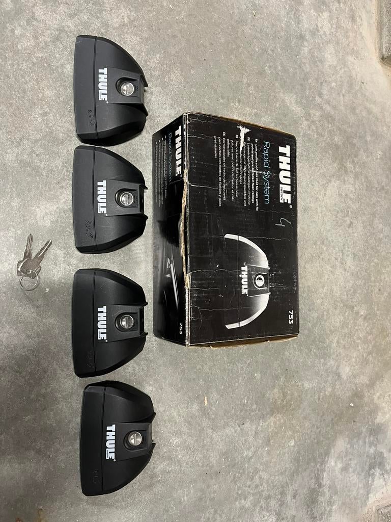 Thule dakdrager 753 + kit 4023, Ophalen of Verzenden, Gebruikt
