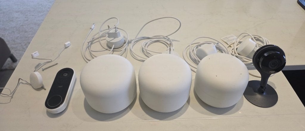 Google Nest Pack- 3x Mesh Wi-Fi, Hello Deurbel & Nest Cam, Ophalen of Verzenden, Zo goed als nieuw
