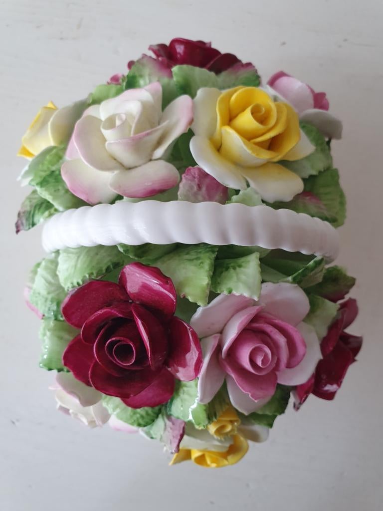 Corbeille à fleurs  porcelaine Royal Doulton, 17 x 13 x 11cm, Enlèvement ou Envoi