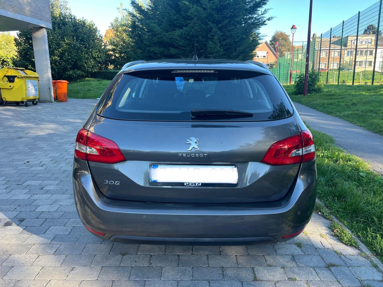 Peugeot 308 1.6HDI tel watsap 0032484718956, Autos, Achat, Entreprise, Boîte manuelle, Entretenue par le concessionnaire