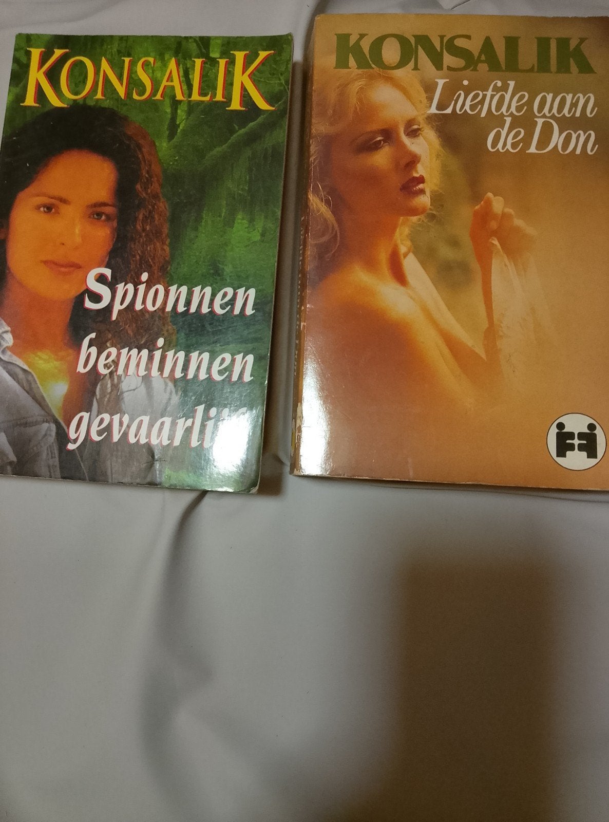 2 konsalik vintage romans, Boeken, Ophalen